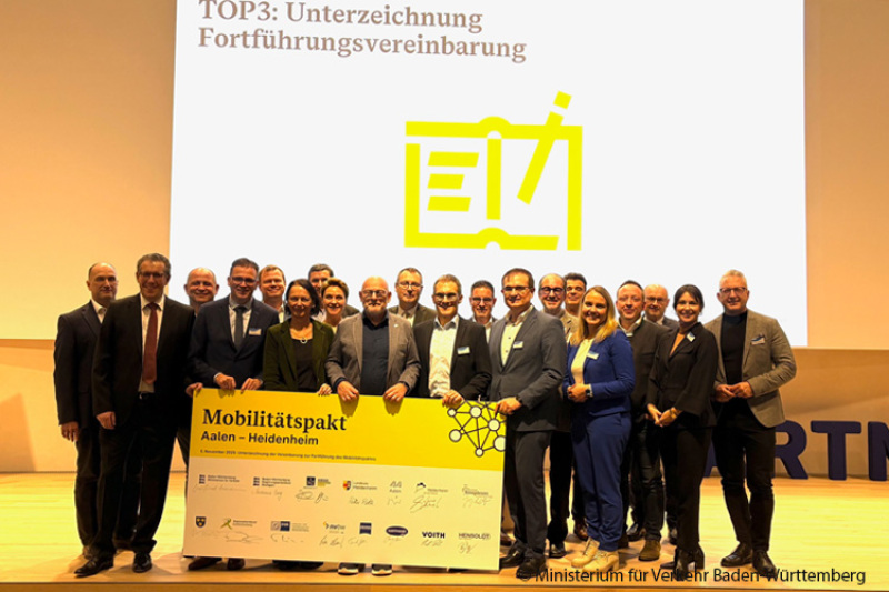 Gruppenfoto Steuerkreissitzung Mobiliätspakt Aalen-Heidenheim