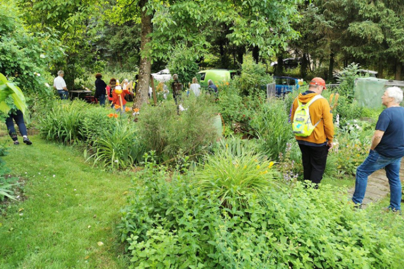 Viele Interessierte kamen zum dritten Workshop 'Natur sucht Platz im Garten' in Essingen