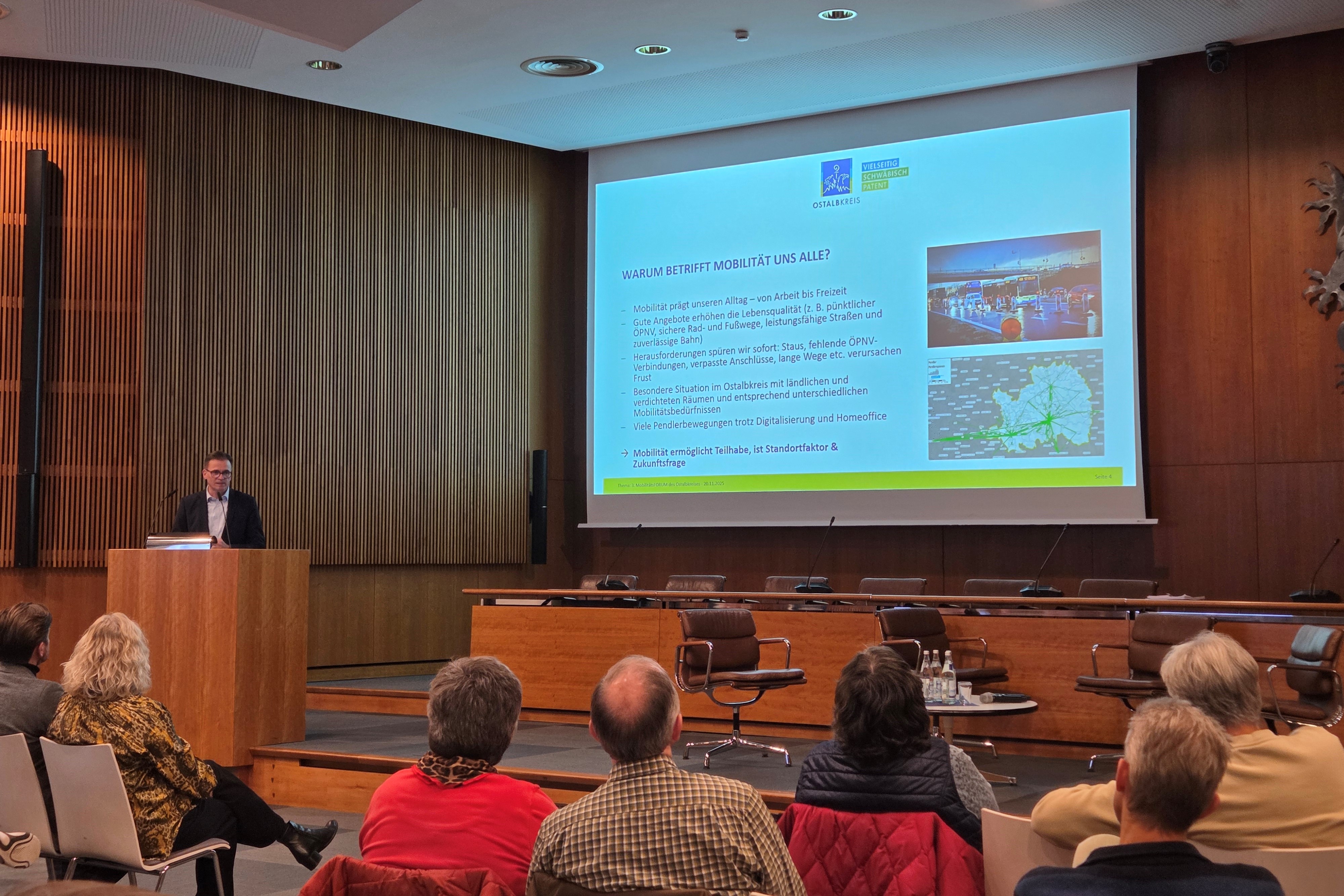 Forum beleuchtet Mobilitätsverhalten auf der Ostalb - Experten diskutieren Ansatz für eine bessere Kommunikation der Mobilitätswende<br />
