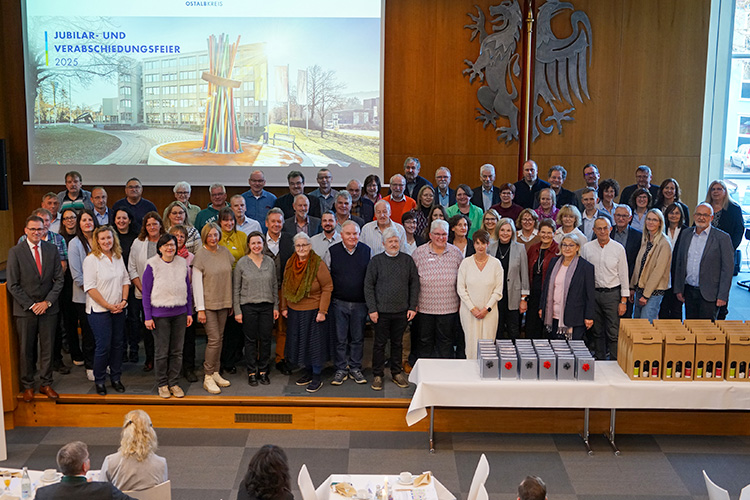 Landrat ehrt Jubilare und verabschiedet Ruheständler